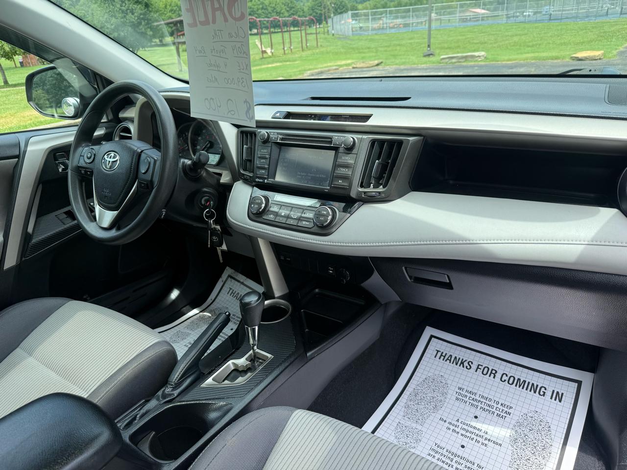 Toyota RAV4 XLE FWD 2014