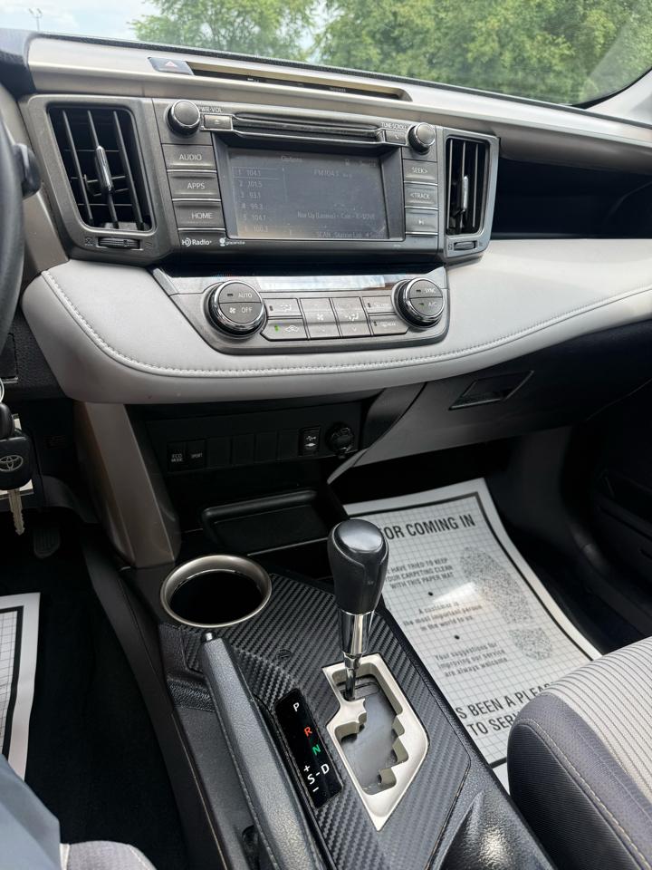 Toyota RAV4 XLE FWD 2014