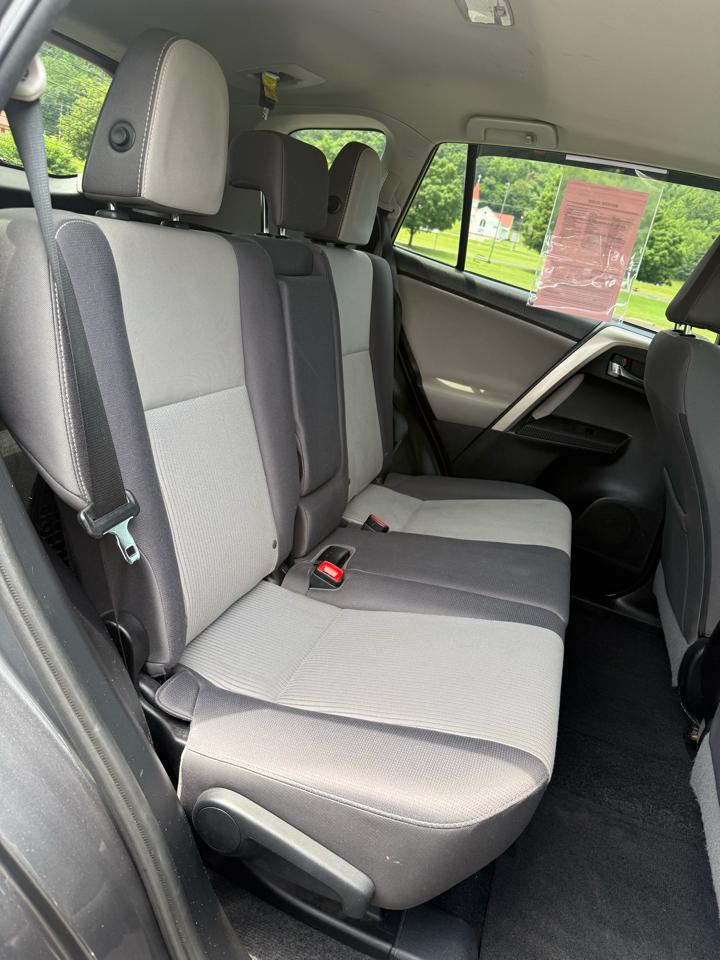 Toyota RAV4 XLE FWD 2014