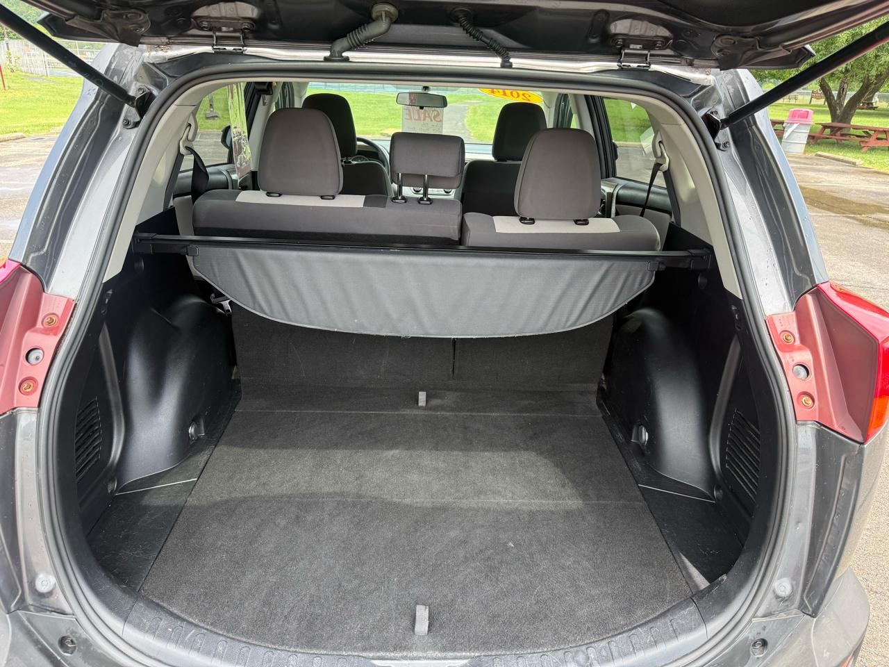 Toyota RAV4 XLE FWD 2014