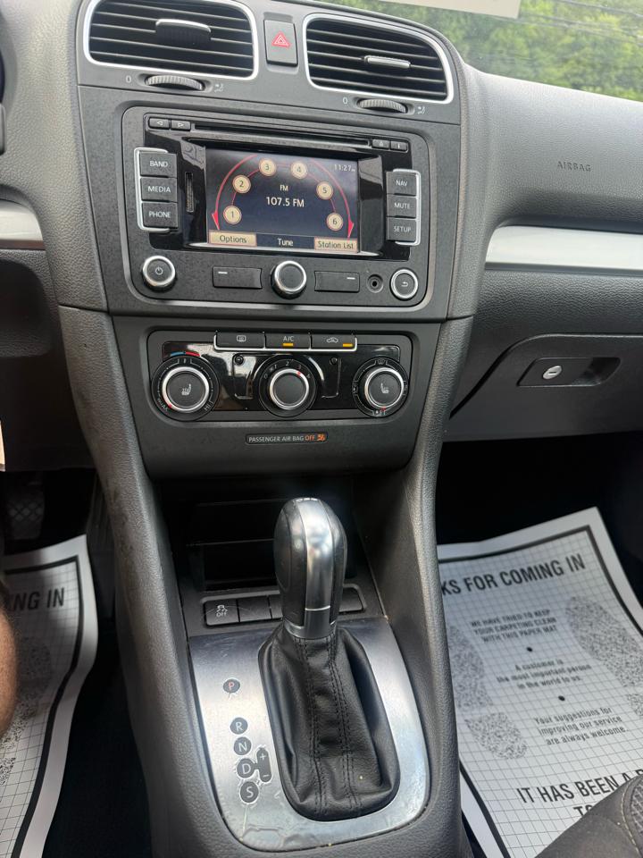 Volkswagen Golf 2.0L TDI w/Tech Package 4 Door 2013