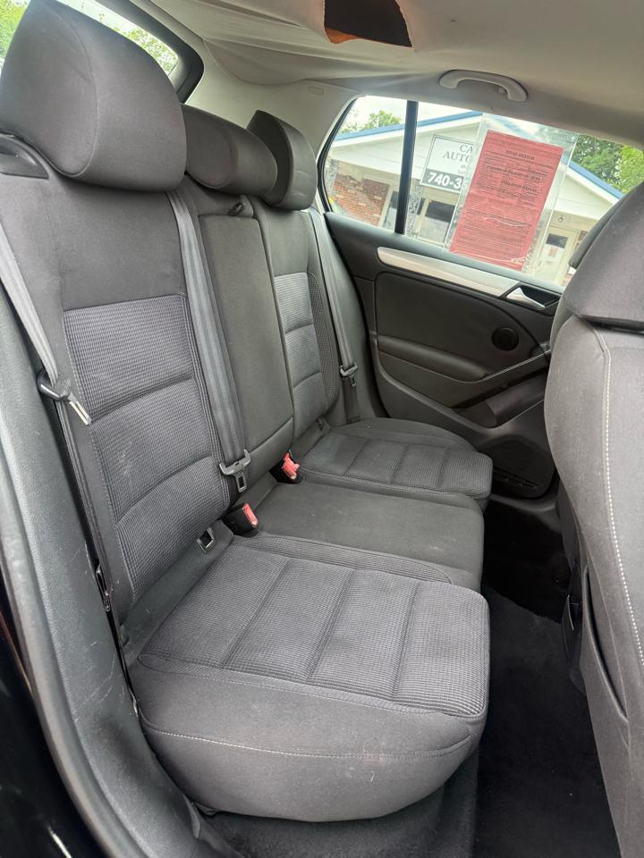 Volkswagen Golf 2.0L TDI w/Tech Package 4 Door 2013