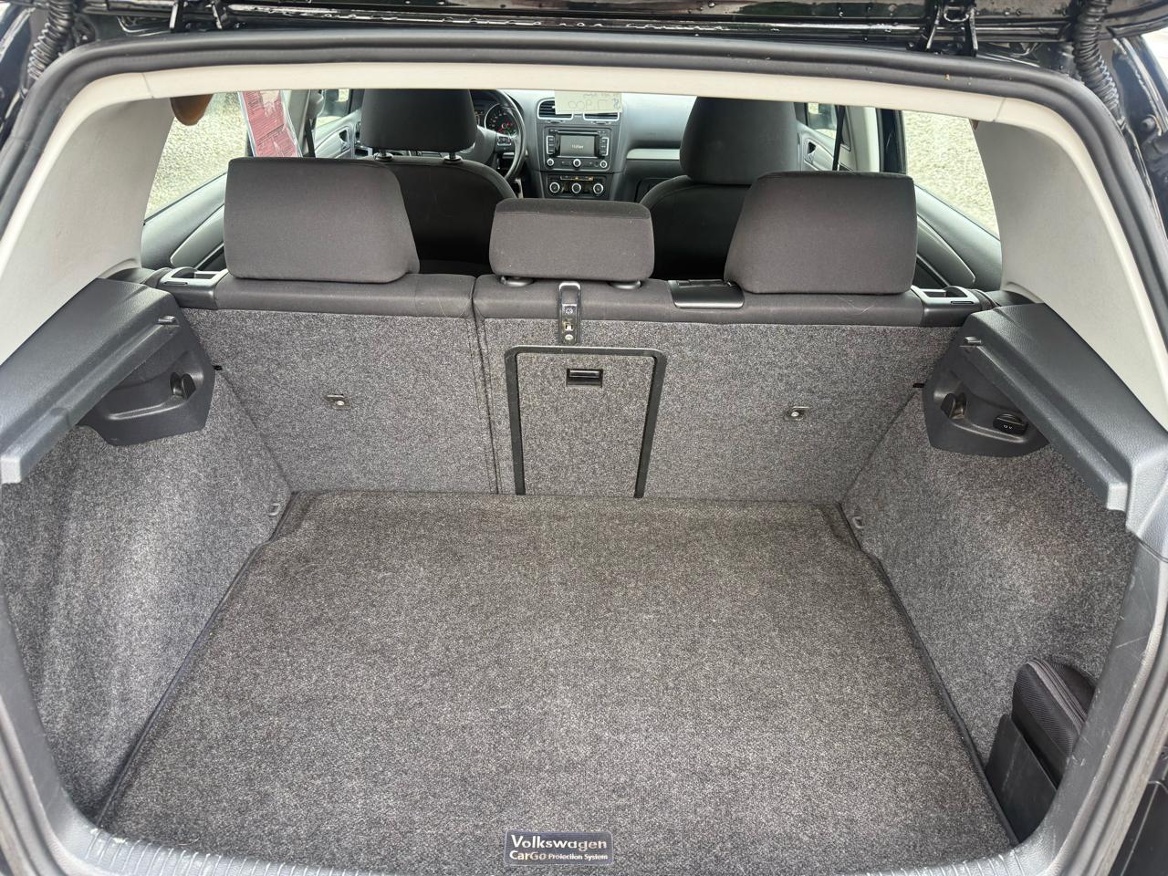 Volkswagen Golf 2.0L TDI w/Tech Package 4 Door 2013