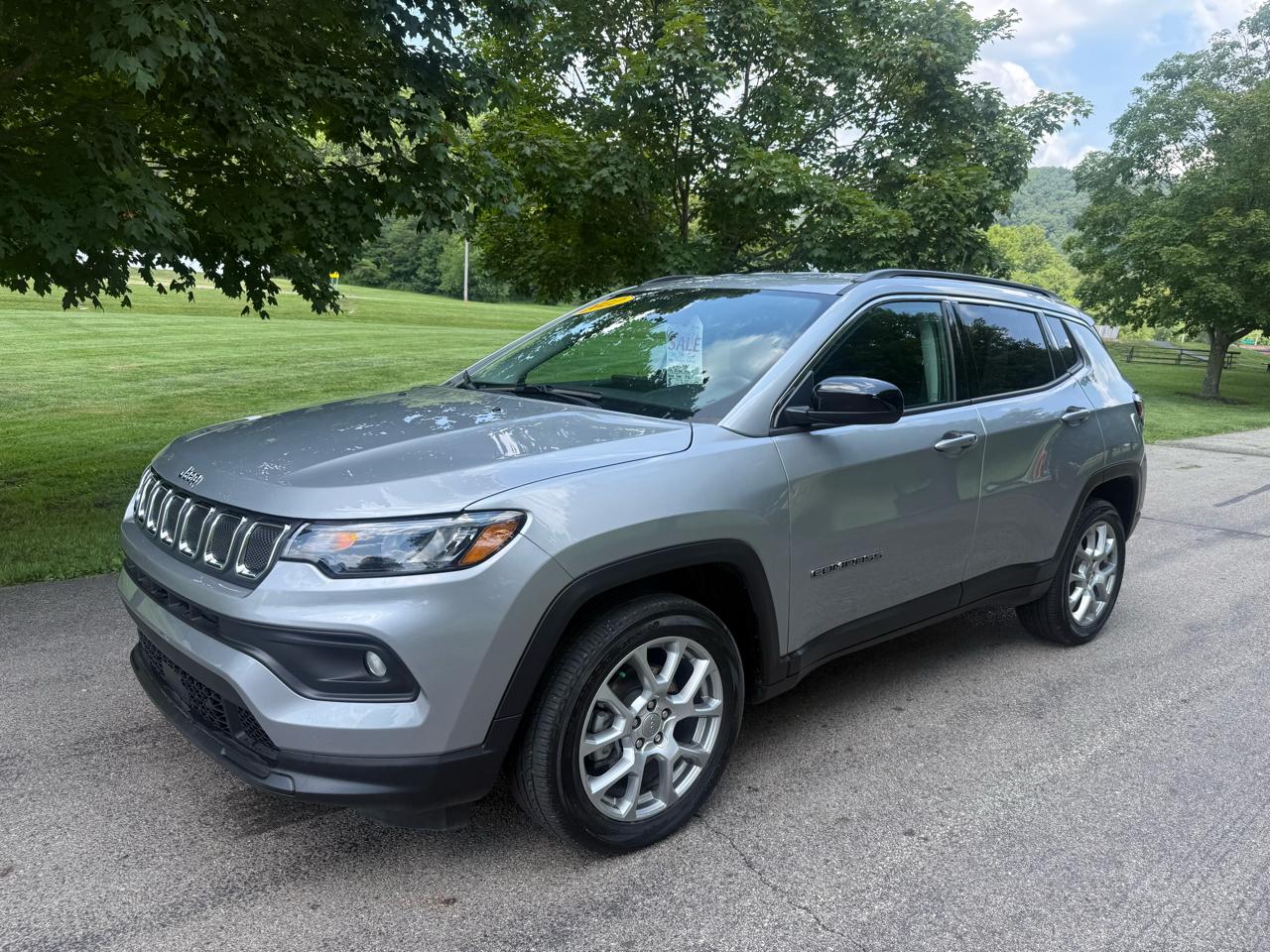 Jeep Compass Latitude LUX 4D SUV 4WD 2022