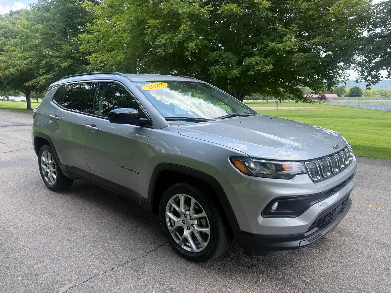 Jeep Compass Latitude LUX 4D SUV 4WD 2022