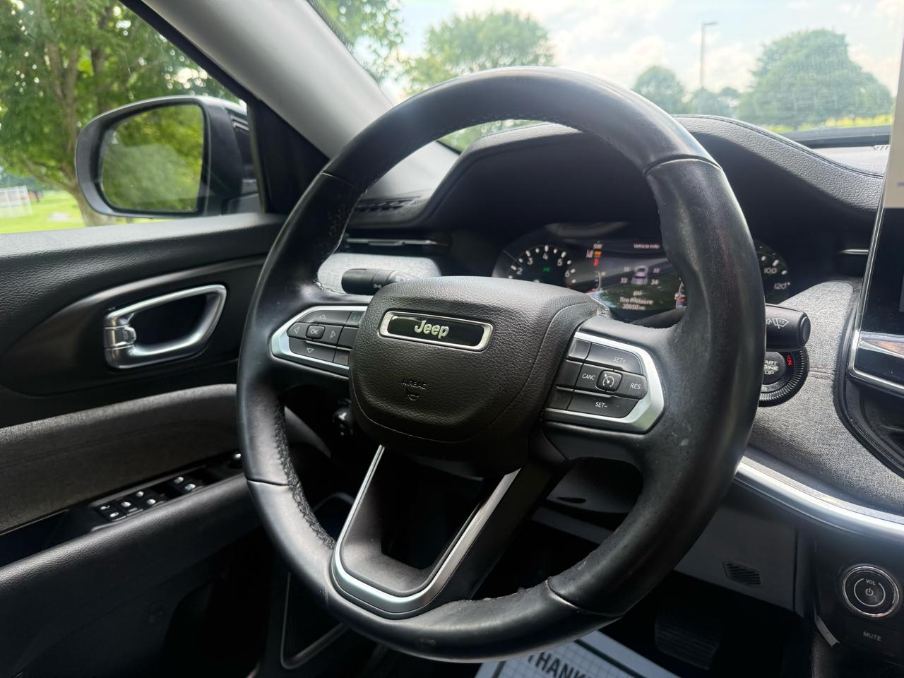 Jeep Compass Latitude LUX 4D SUV 4WD 2022