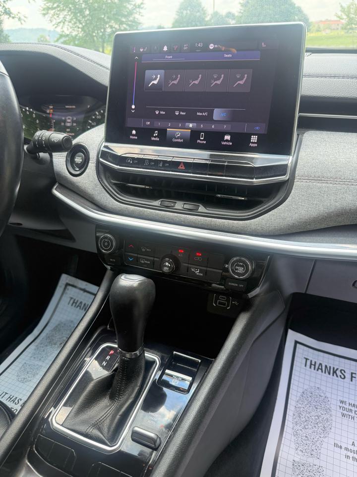 Jeep Compass Latitude LUX 4D SUV 4WD 2022