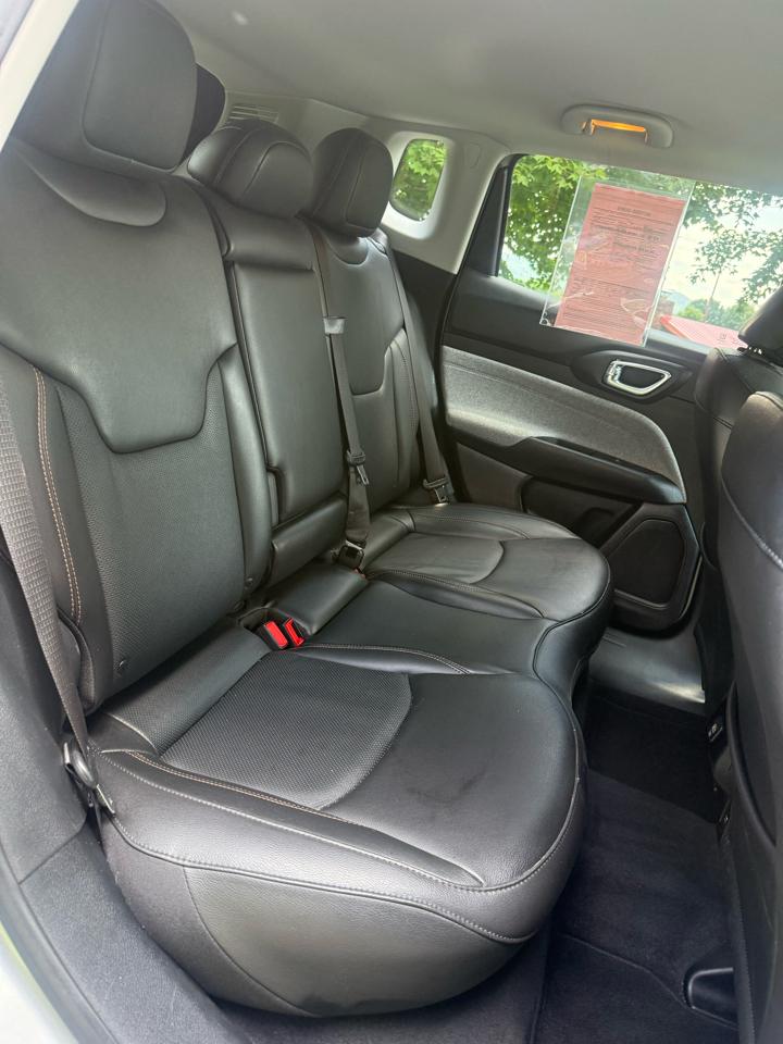 Jeep Compass Latitude LUX 4D SUV 4WD 2022