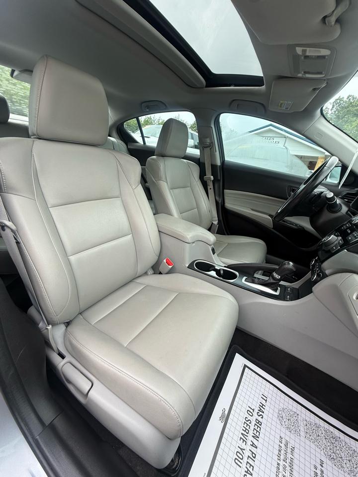 Acura ILX 8-Spd AT 2016