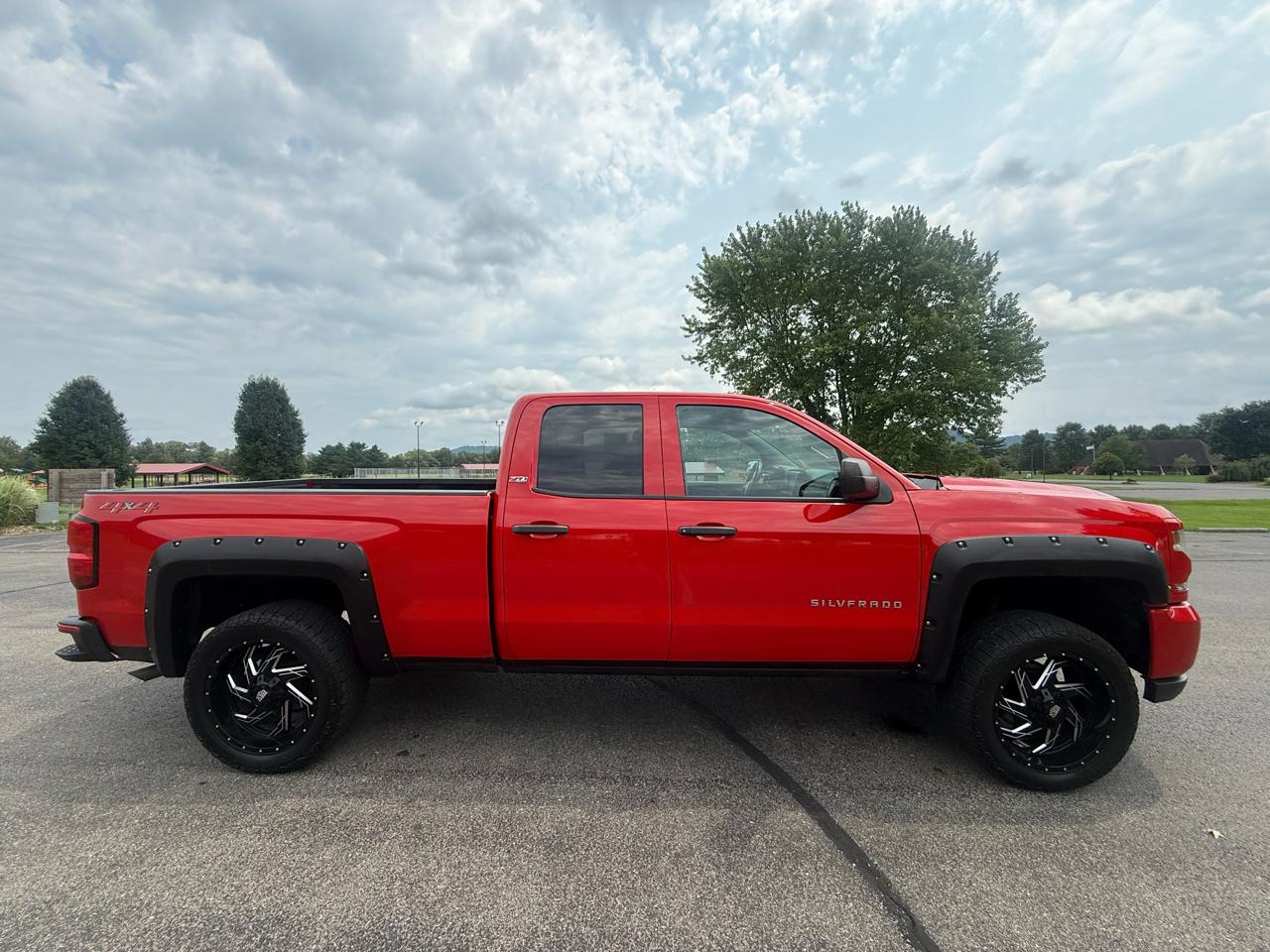 Chevrolet Silverado 1500 4WD Double Cab 147" Custom 2018