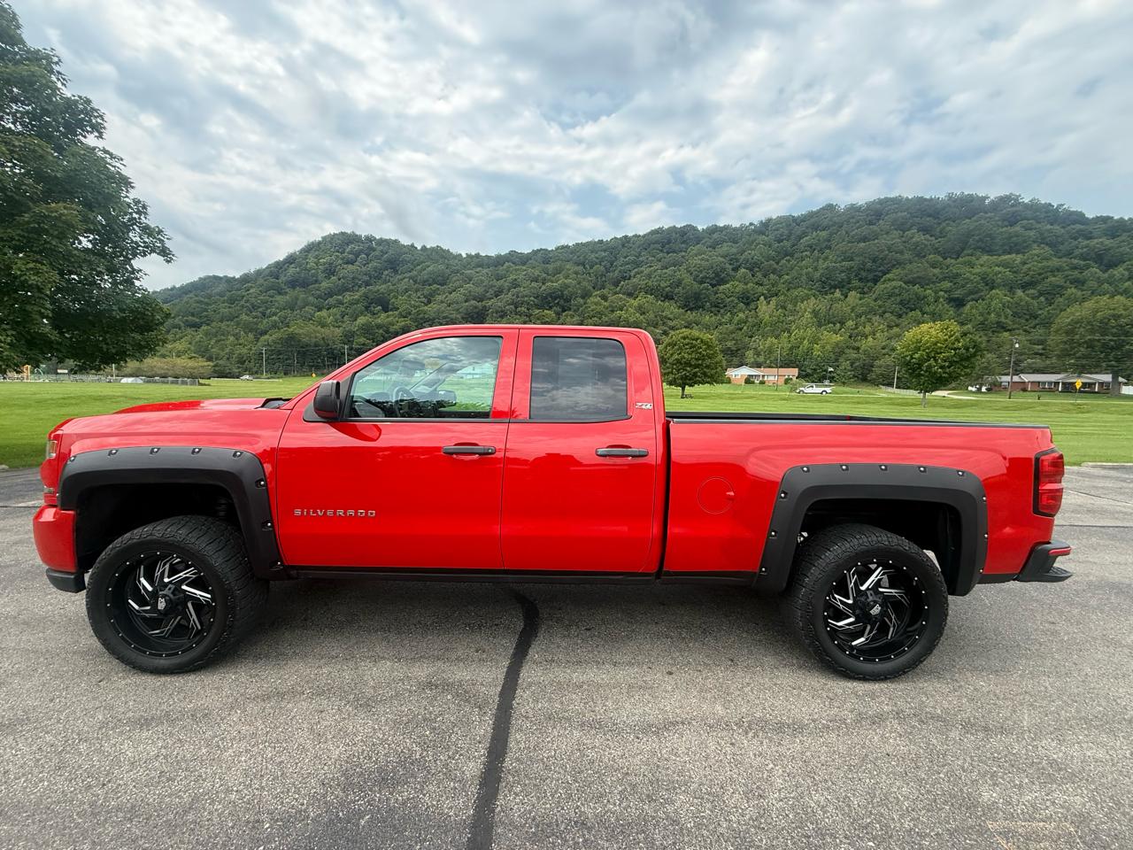 Chevrolet Silverado 1500 4WD Double Cab 147" Custom 2018