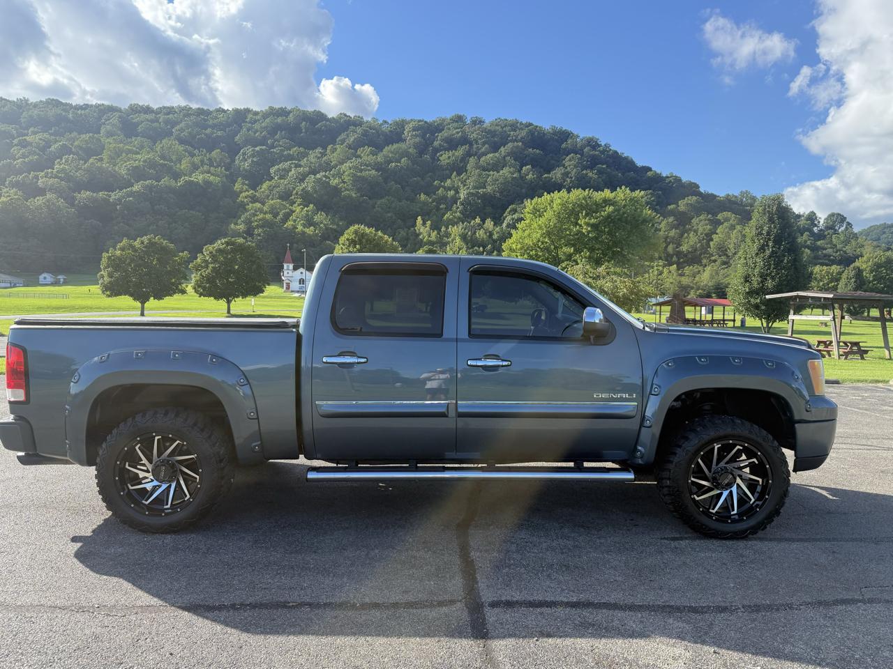 GMC Sierra 1500 Denali Crew Cab 4WD 2011