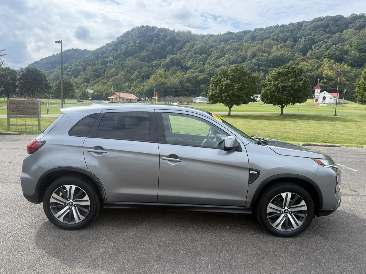 Mitsubishi Outlander Sport 2.0 ES 4WD 2024
