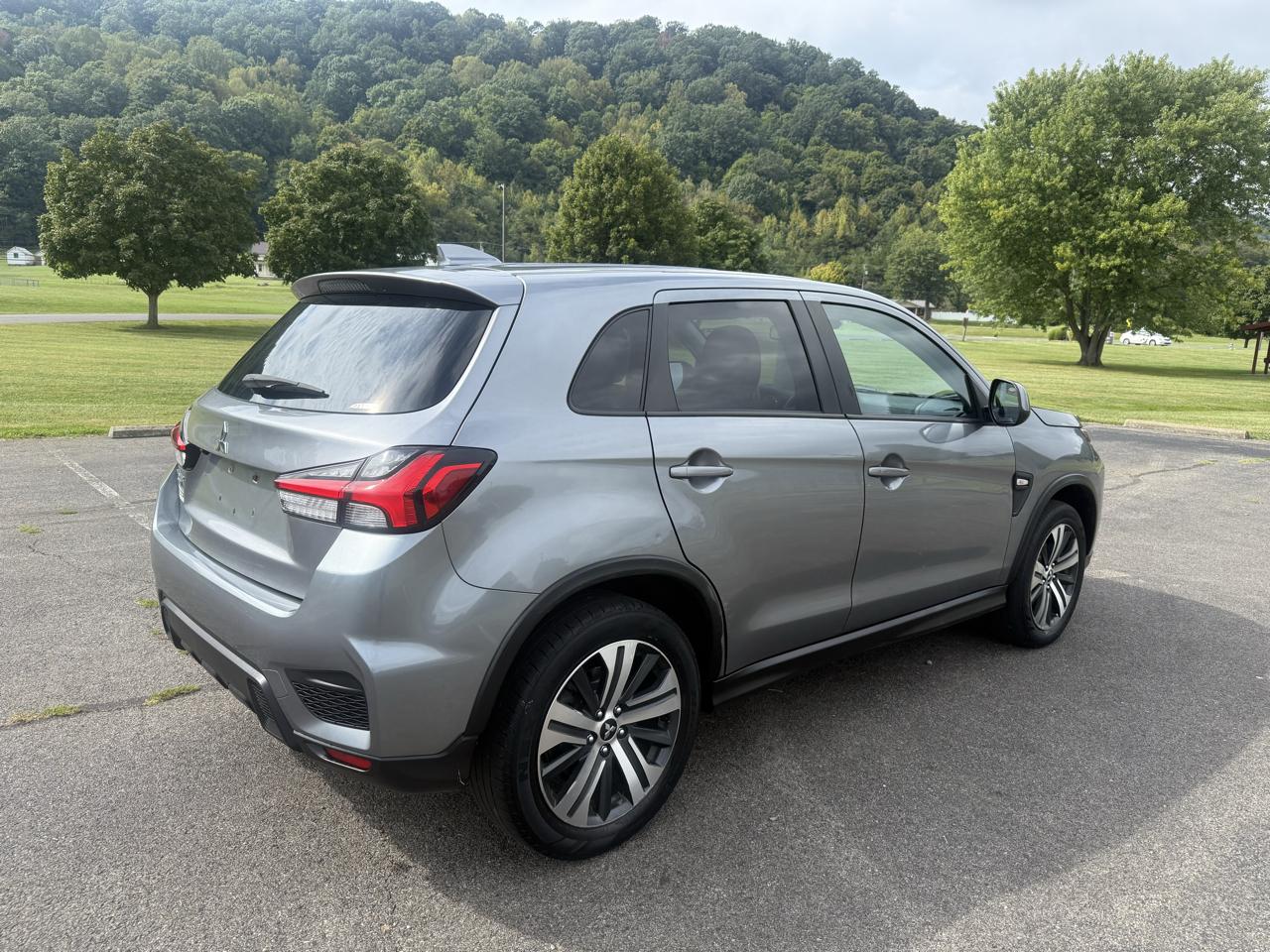 Mitsubishi Outlander Sport 2.0 ES 4WD 2024