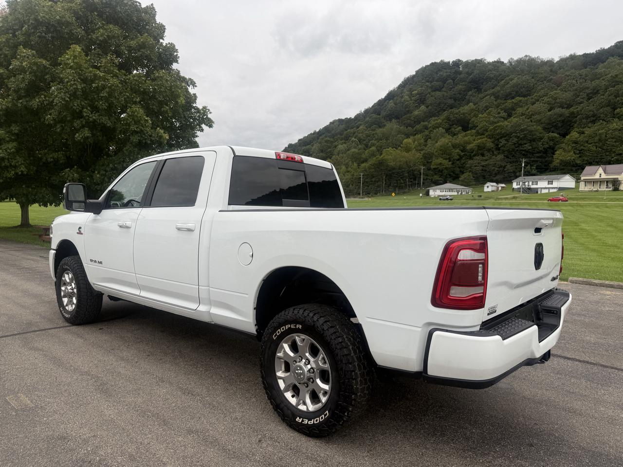RAM 2500 Laramie Crew Cab SWB 4WD 2023