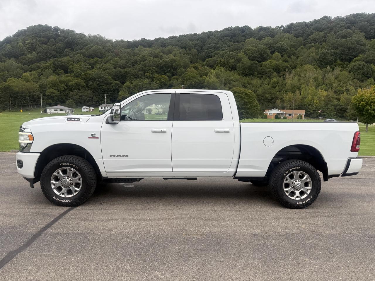 RAM 2500 Laramie Crew Cab SWB 4WD 2023