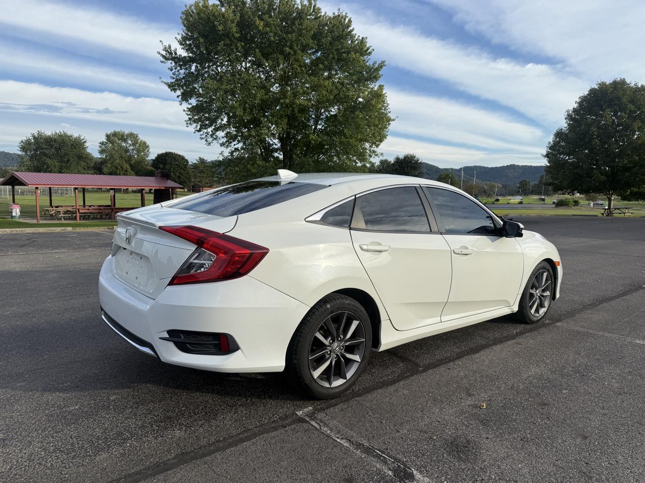 Honda Civic EX-L Sedan CVT 2020