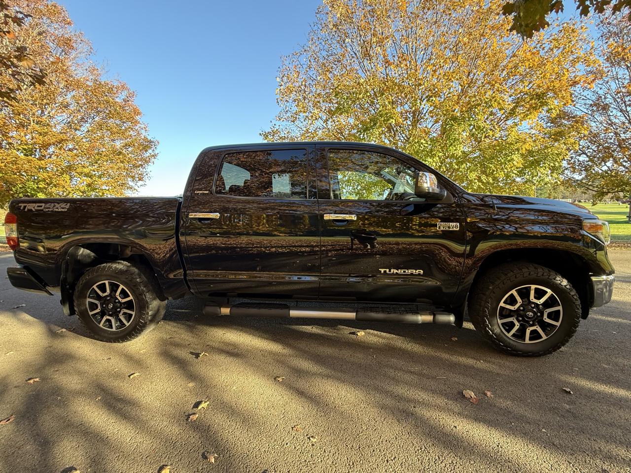 Toyota Tundra Limited 5.7L CrewMax 4WD 2018