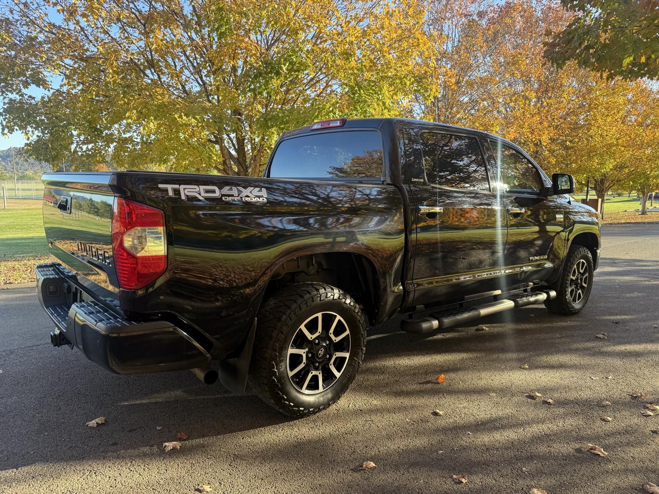 Toyota Tundra Limited 5.7L CrewMax 4WD 2018