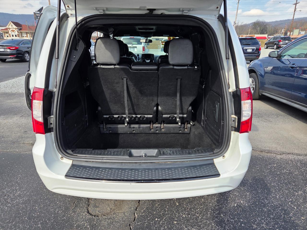 Chrysler Town & Country S 2014