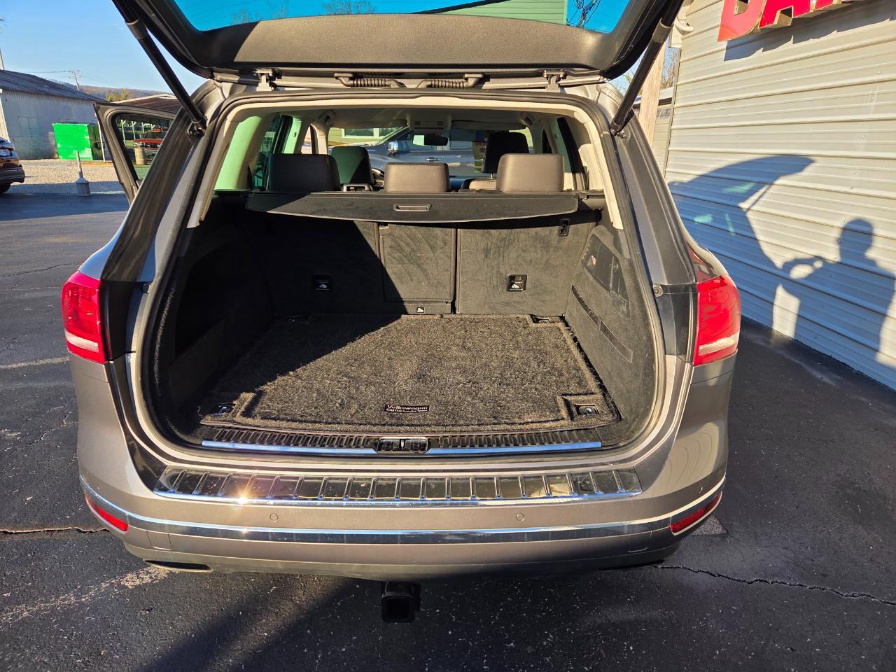 Volkswagen Touareg V6 Sport w/Technology 2017