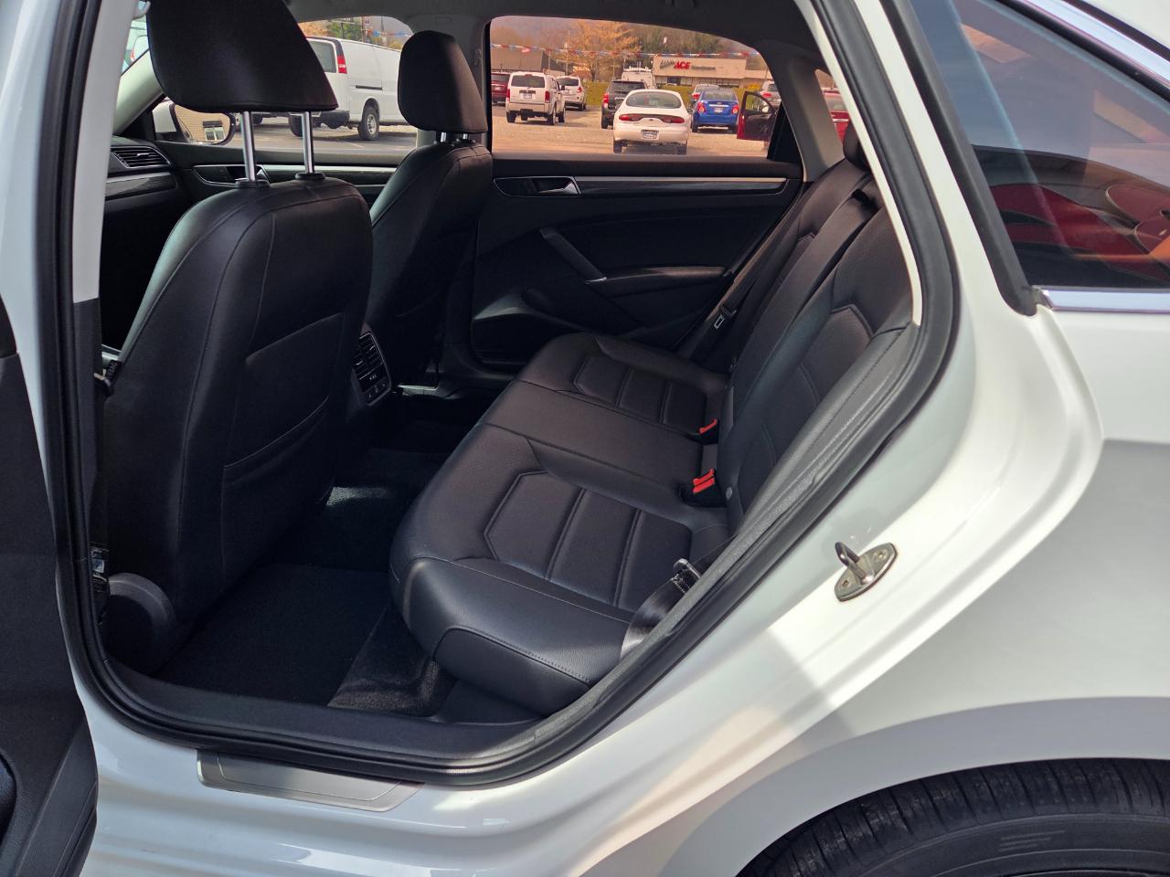 Volkswagen Passat SE w/Technology 2017