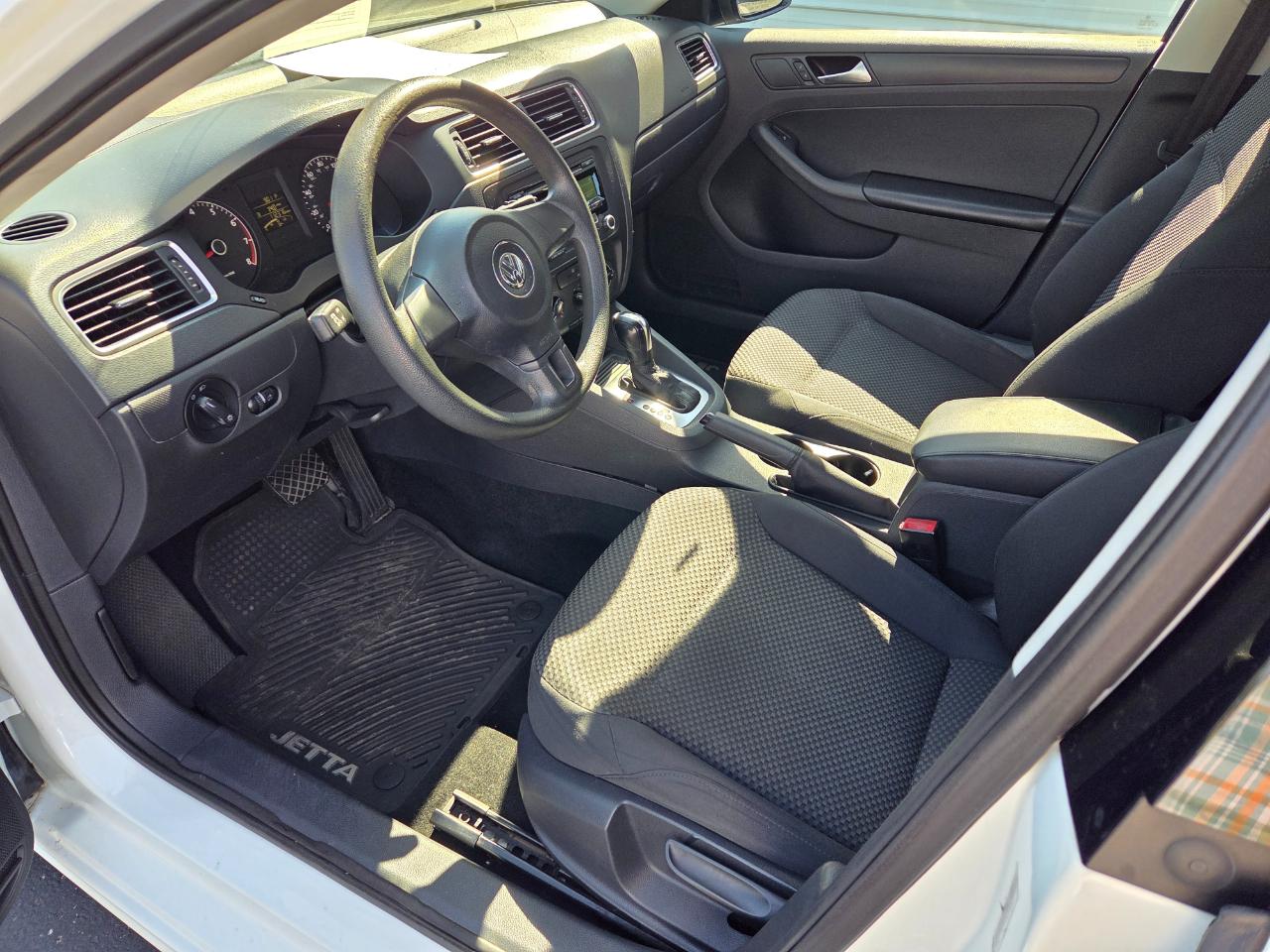 Volkswagen Jetta S 2014