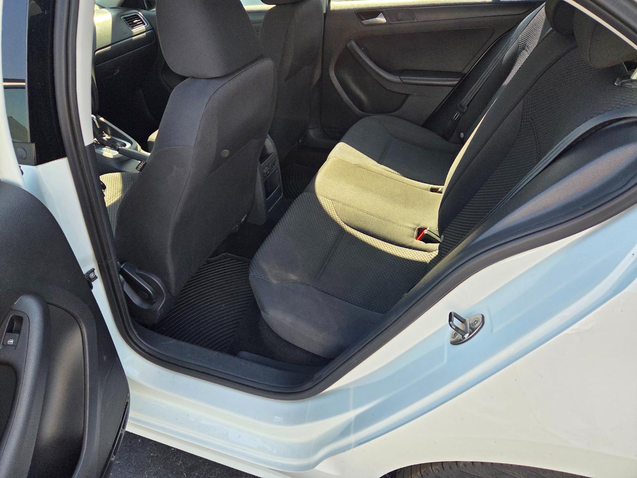 Volkswagen Jetta S 2014