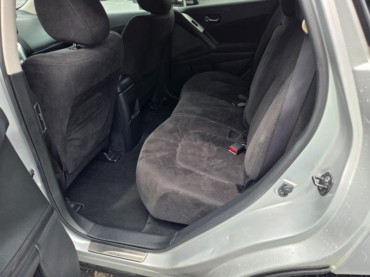 Nissan Murano SV AWD 2011
