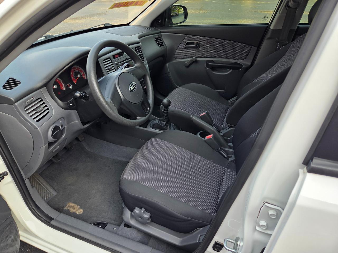 Kia Rio Base 2011