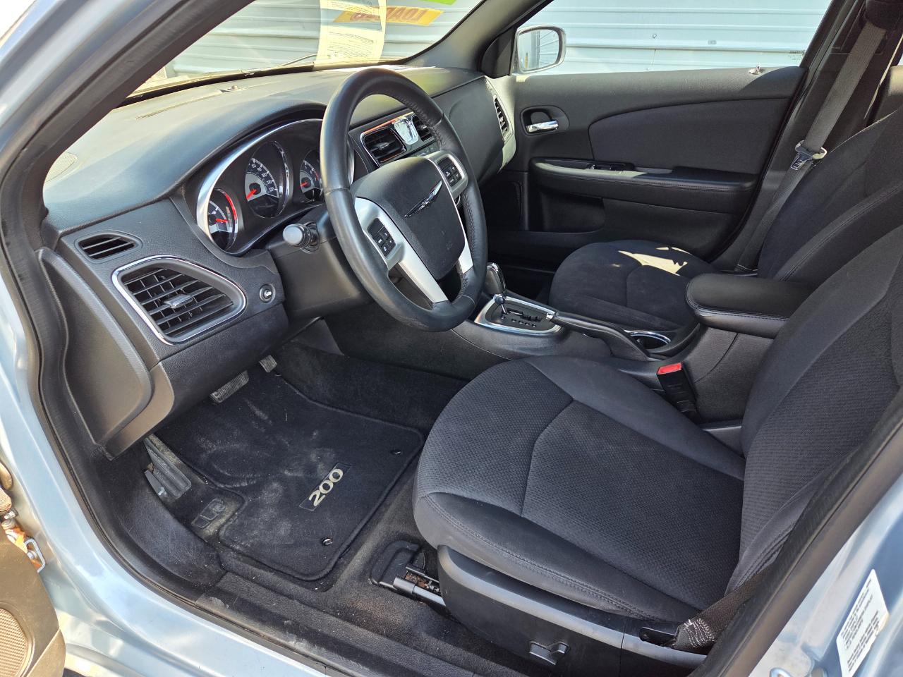 Chrysler 200 Touring 2012