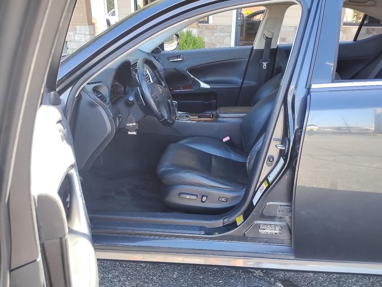 Lexus IS 250 4D Sedan 2006