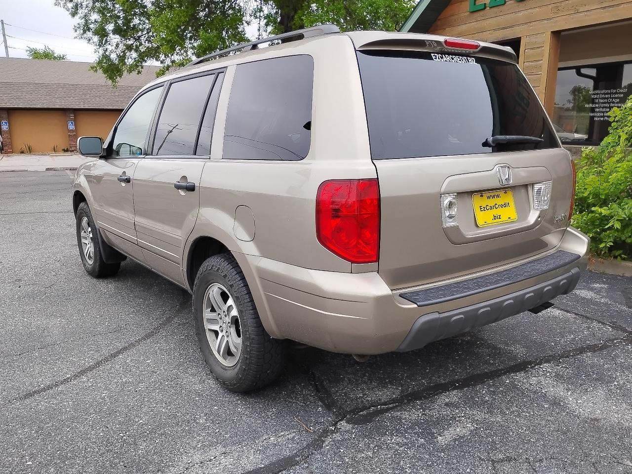 Honda Pilot EX w/ Leather and DVD 2005