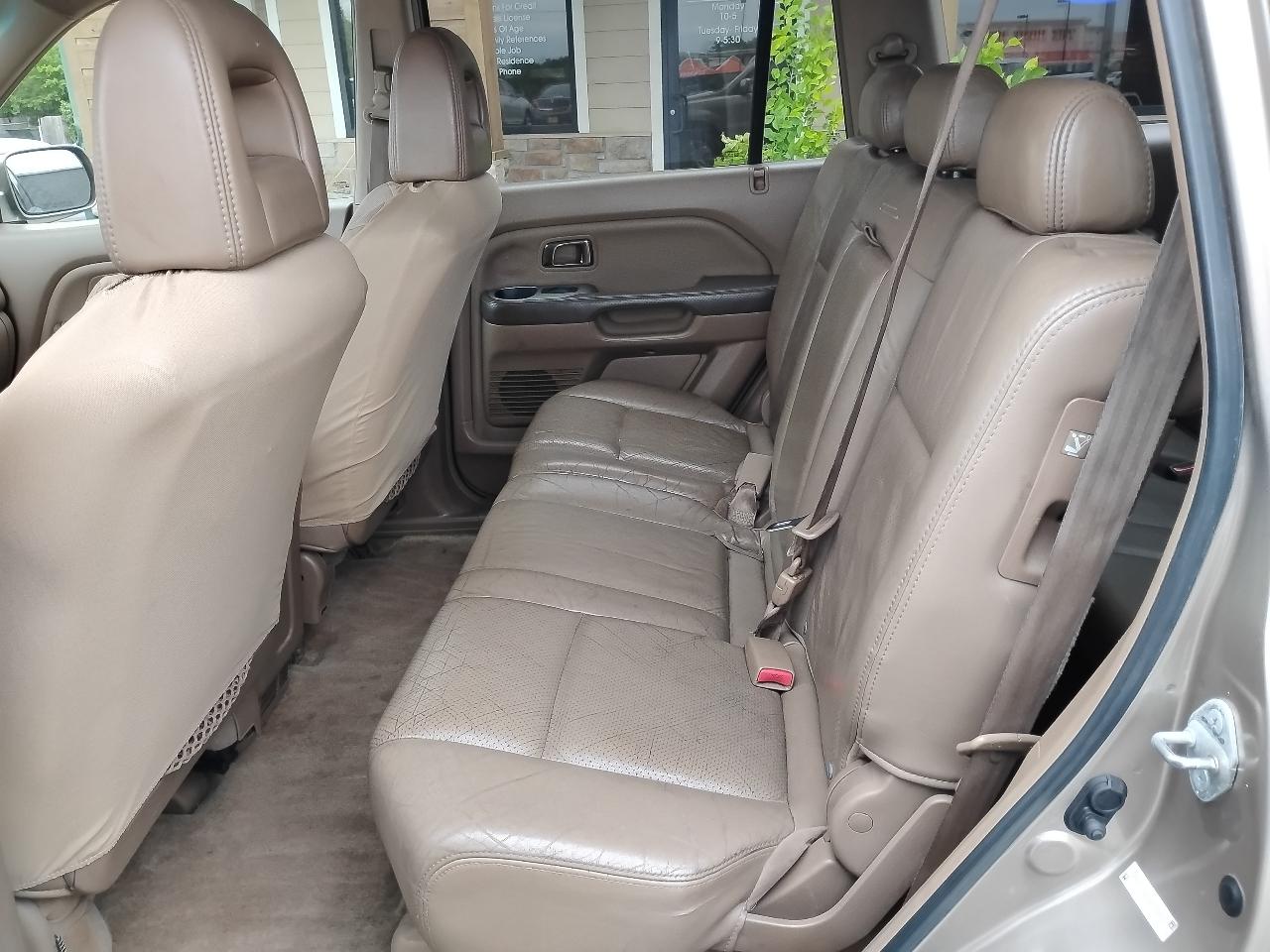 Honda Pilot EX w/ Leather and DVD 2005