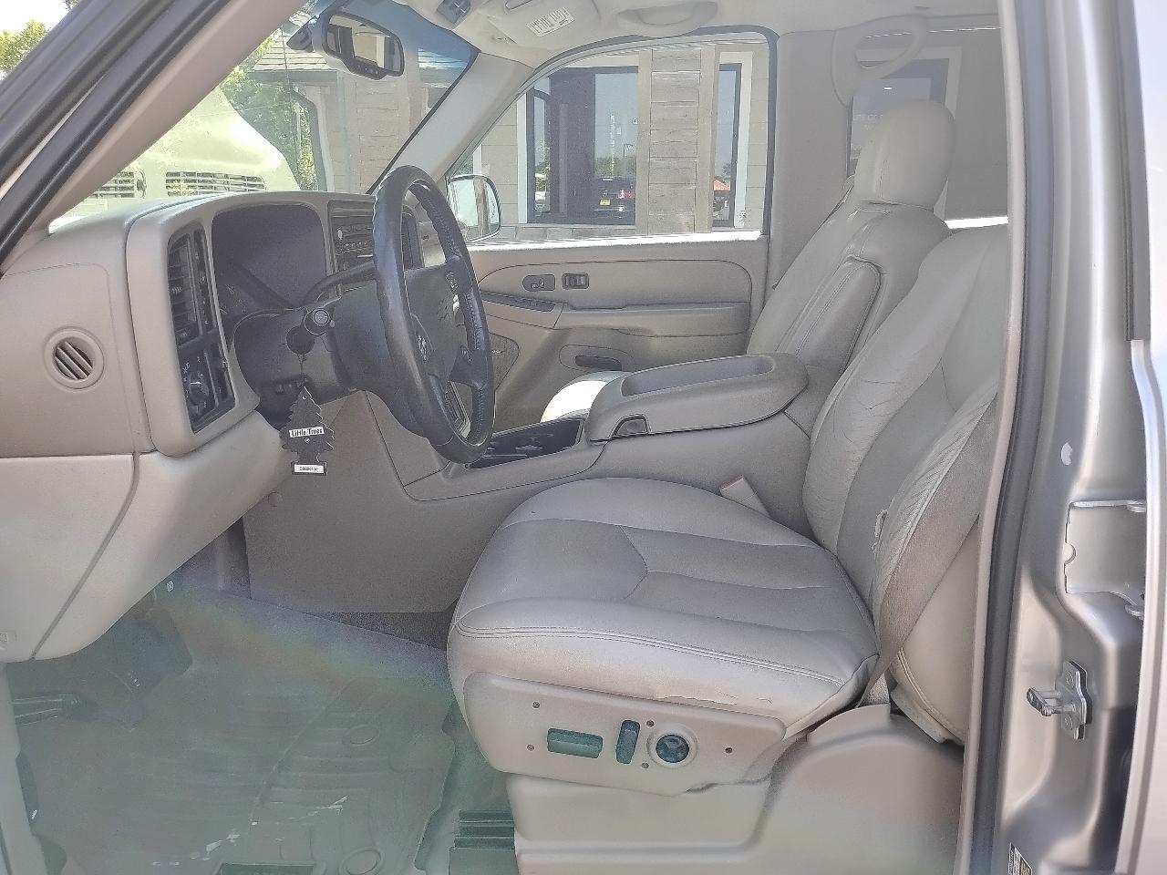 Chevrolet Suburban 4WD 4dr Z71 2004