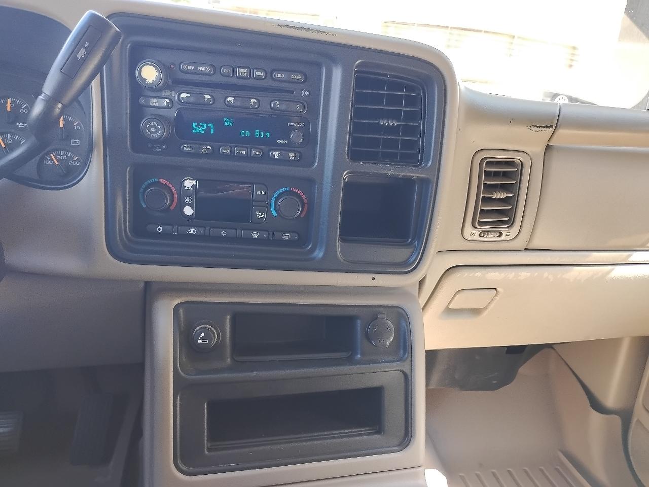 Chevrolet Suburban 4WD 4dr Z71 2004