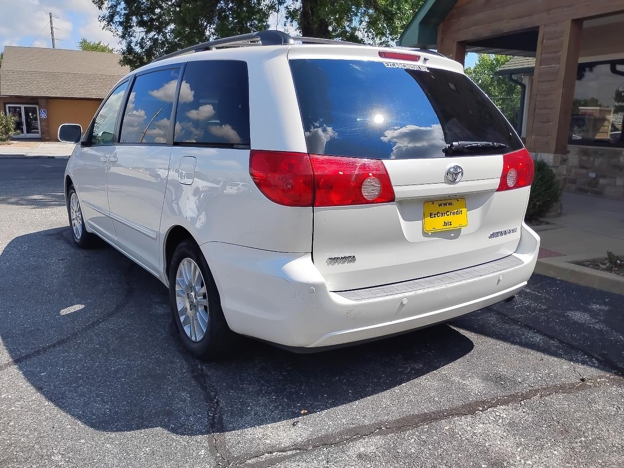 Toyota Sienna  2009