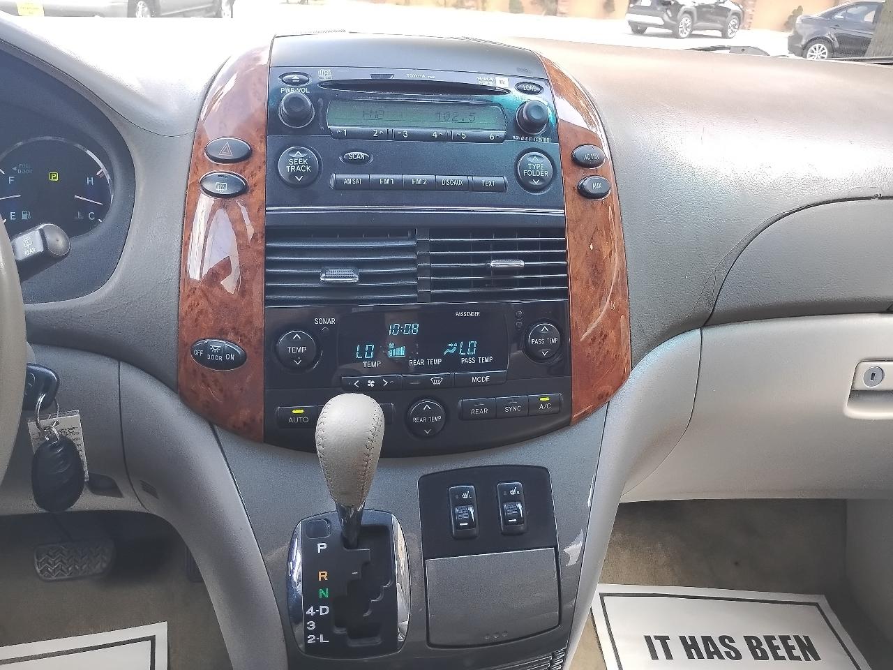 Toyota Sienna  2009