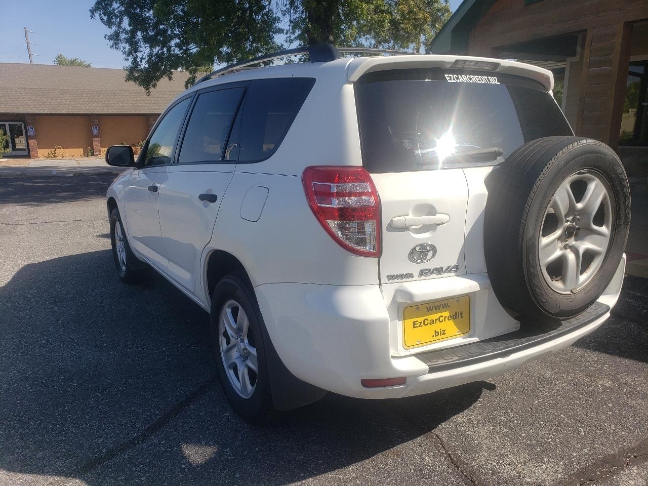 Toyota RAV4 Base I4 2WD 2009