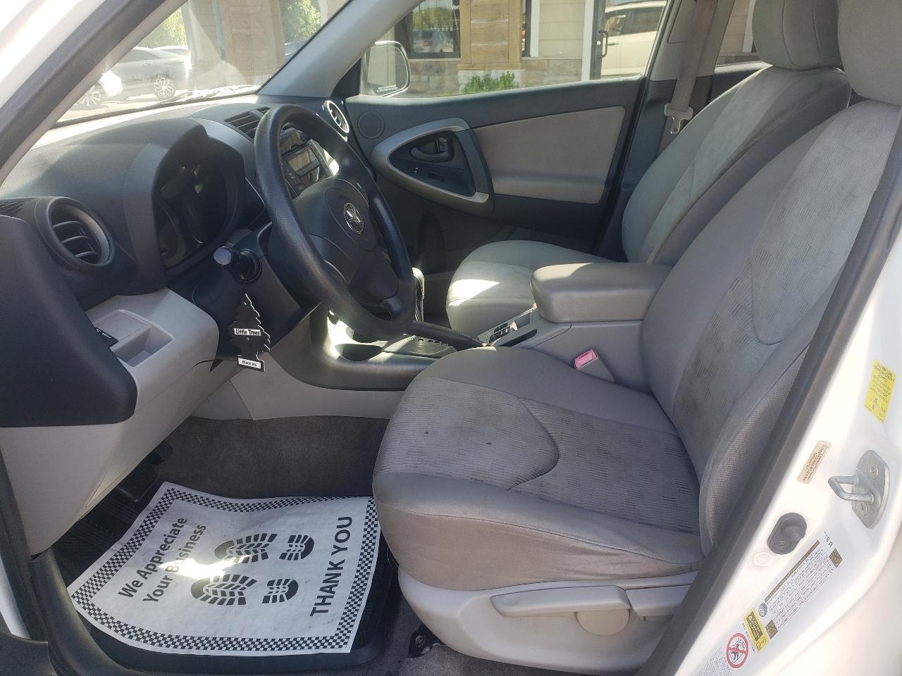 Toyota RAV4 Base I4 2WD 2009