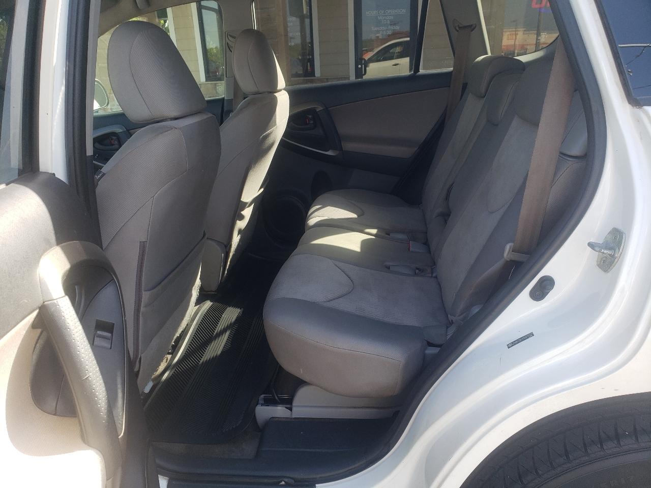 Toyota RAV4 Base I4 2WD 2009