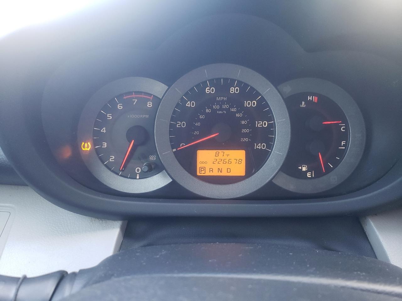 Toyota RAV4 Base I4 2WD 2009