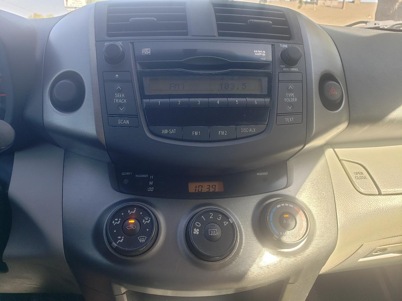 Toyota RAV4 Base I4 2WD 2009