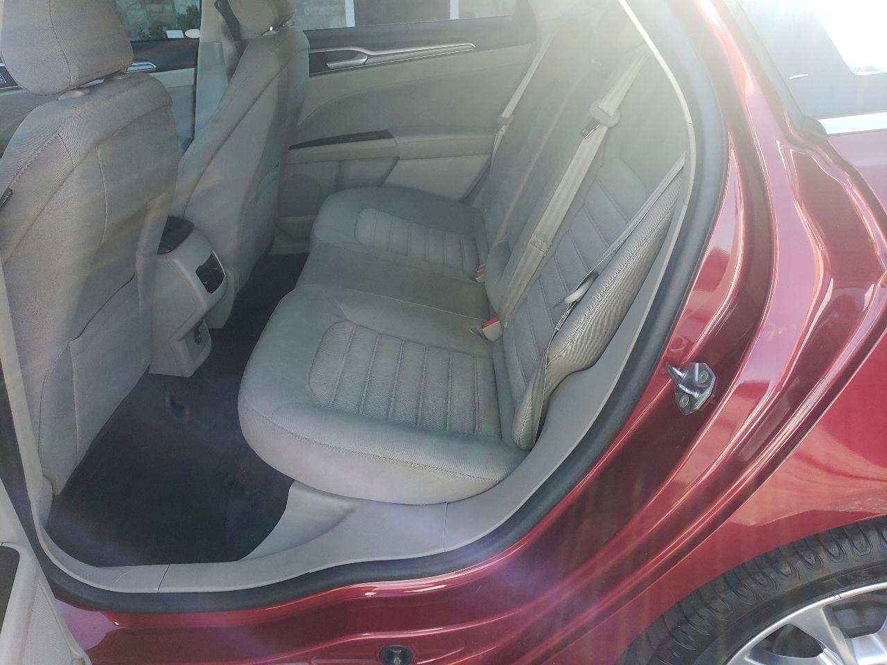 Ford Fusion SE 2017