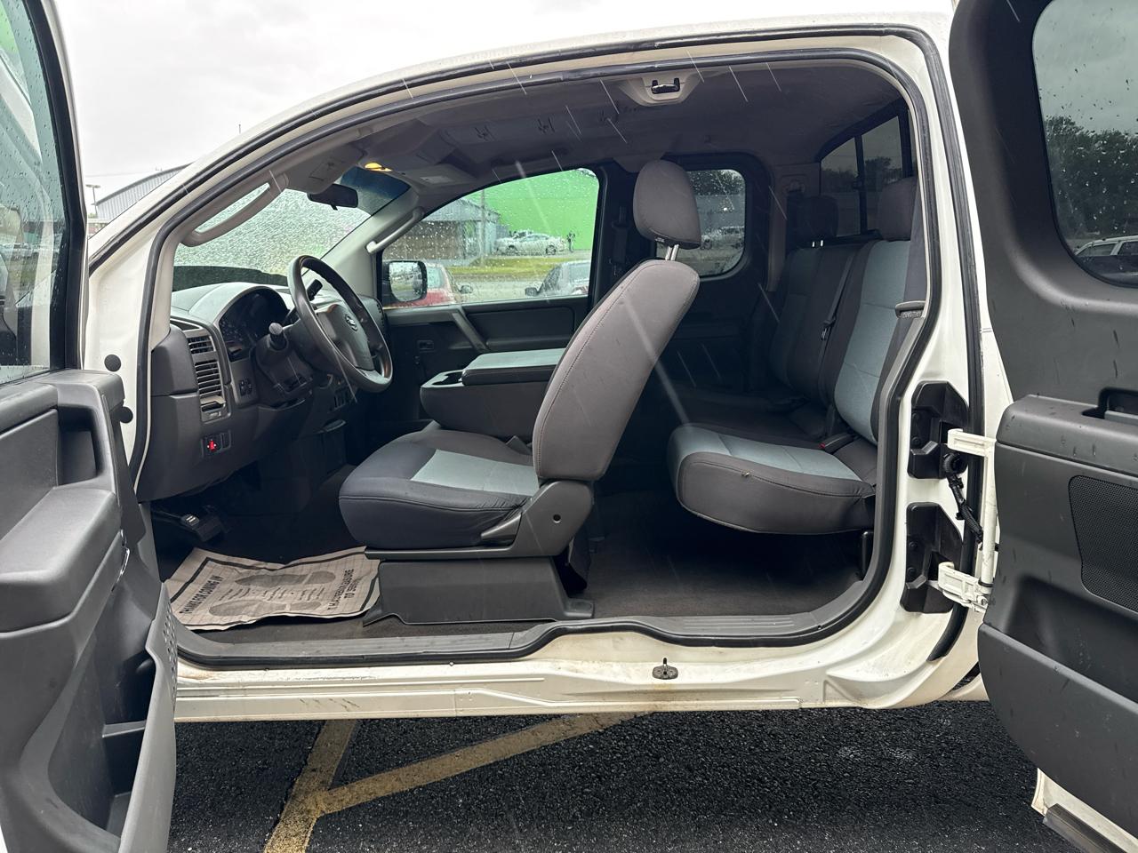 Nissan Titan XE King Cab 4WD 2005