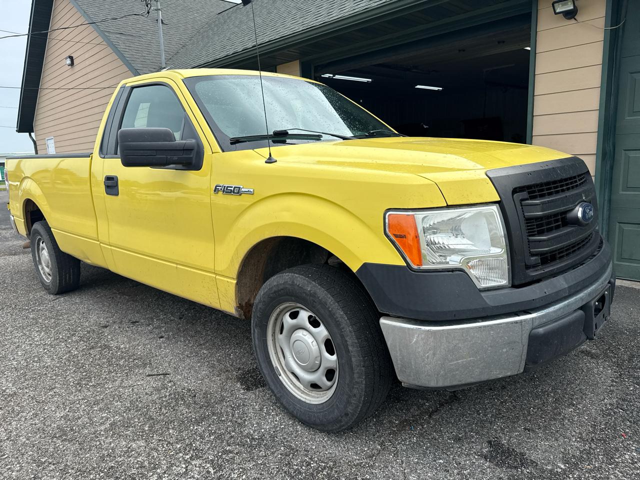 Ford F-150 XL 8-ft. Bed 2WD 2014
