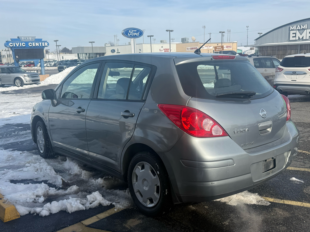Nissan Versa 1.8 S Hatchback 2009