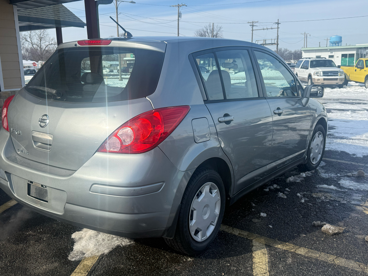 Nissan Versa 1.8 S Hatchback 2009