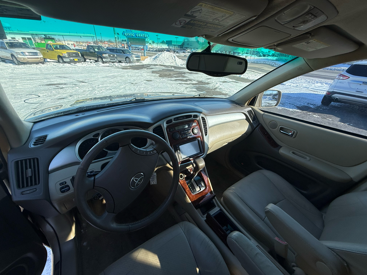 Toyota Highlander V6 2WD with 3rd-Row Seat 2004