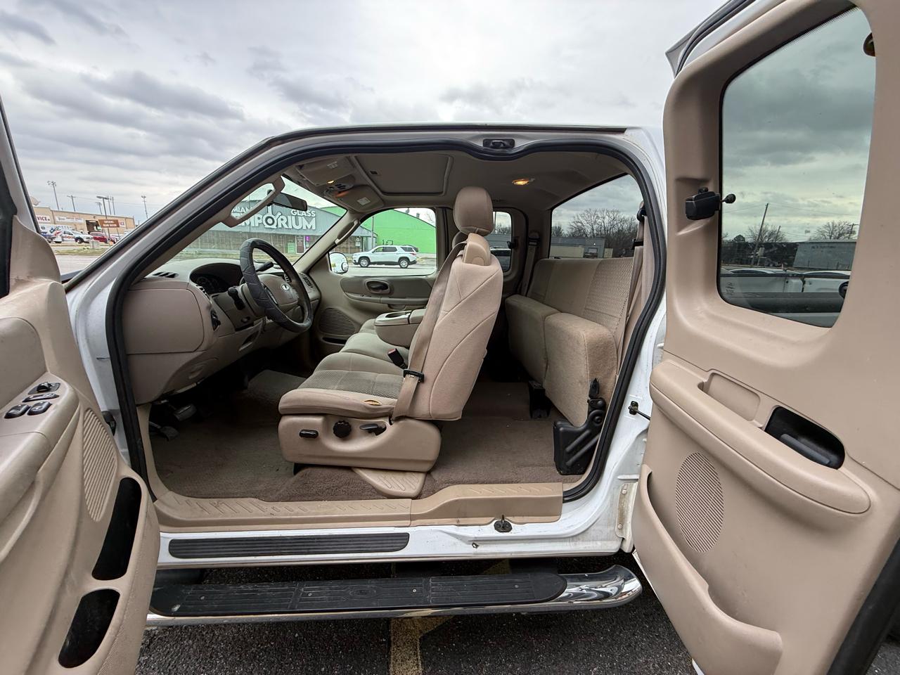 Ford F-150 XL SuperCab 2WD 2003